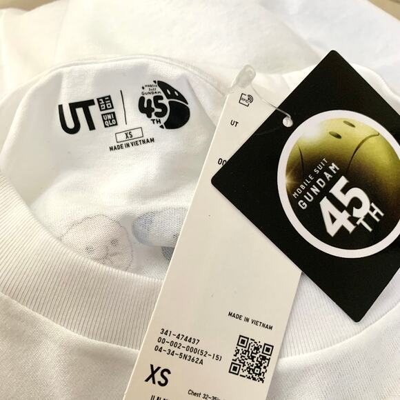 Uniqlo Mobile Suit GUNDAM 45th Anniversary UT Graphic T-Shirt in White Unisex - Picture 9 of 14